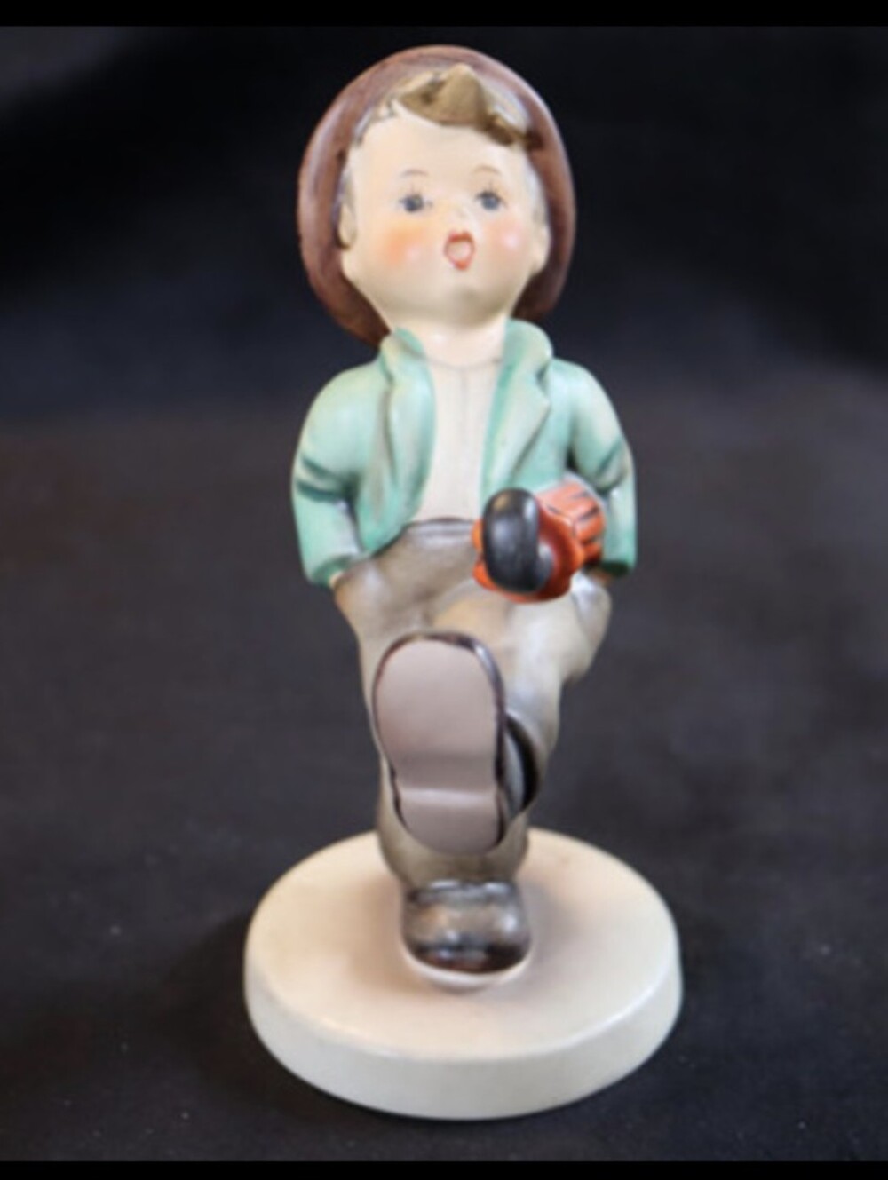 Vintage M.I. Hummel 1960’s “Happy Traveler” #109 Figurine W. Germany